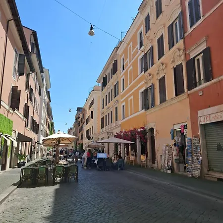 Borgo Place アパート *